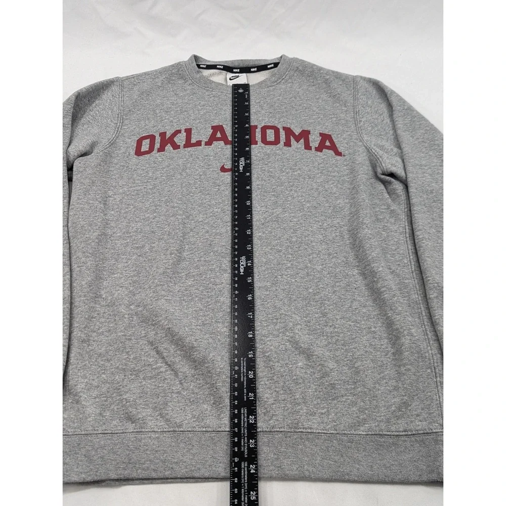 Oklahoma Sooners Sweatshirt Mens Small Gray Logo Pullover Spell Out Fleece Nike‎